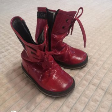 Ботинки для девочки