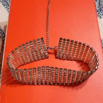 КОЛЬЕ-ЧЁКЕР