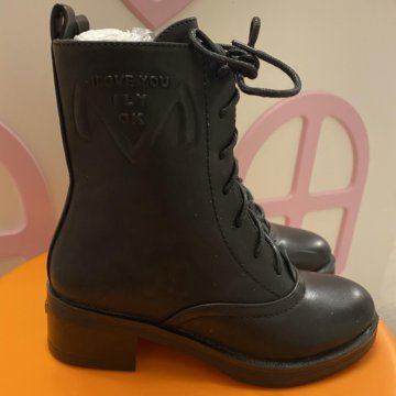 Сапожки для девочки новые