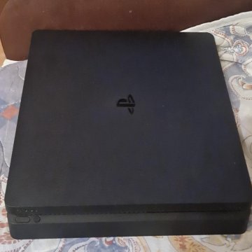 PlayStation 4 slim