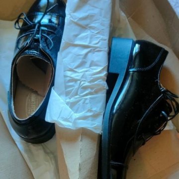 Женские лакированные ботинки новые