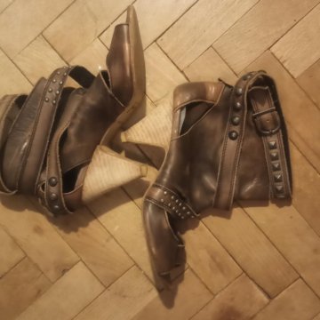 Летние сапожки River Island