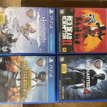 Sony Playstation 4 + 4 игры