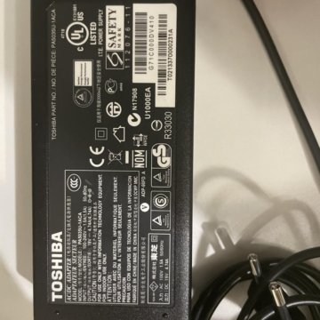 Оригинальный блок питания для ноутбука Toshiba