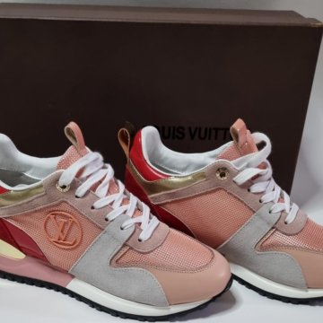 Кроссовки женские новые