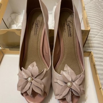 Туфли с открытым мыском розовые с патиной. Р-р 40