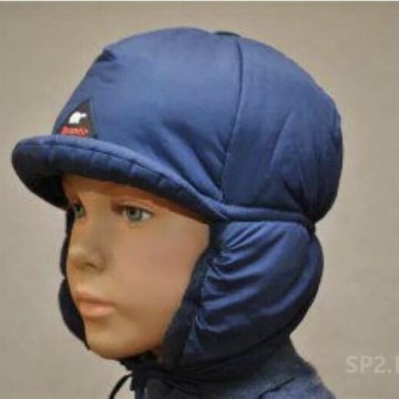 Шапочка с козырьком для мальчика. Шапка с козырьком детская. Детскую шапочку с козырьком. Шапка с козырьком детская. Детская шапка с козырьком.