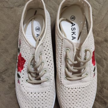 Женская обувь