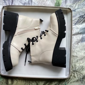 Ботинки светло бежевые