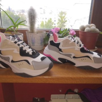 Кроссовки Tamaris