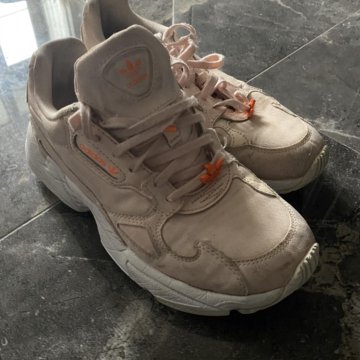 Кроссовки adidas