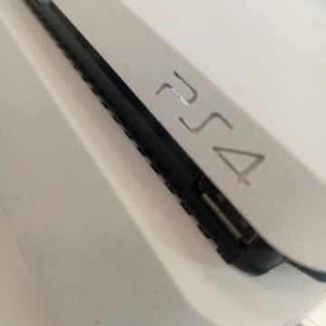Sony Playstation 4 Slim 500