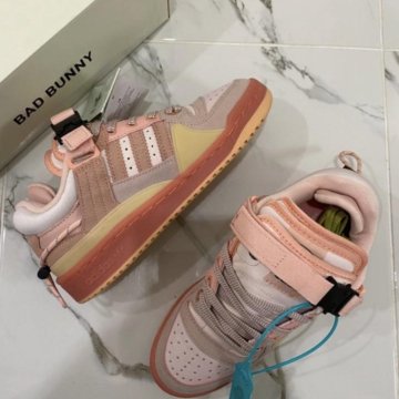 Новые кроссовки Adidas Bad Bunny Forum (36-40)