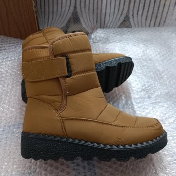 Ботинки Дутики золотого цвета, 37 и 39р.