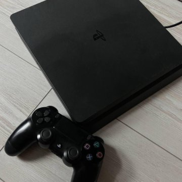 PS4 slim 1tb