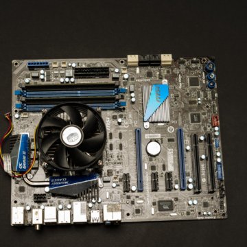 Материнская плата