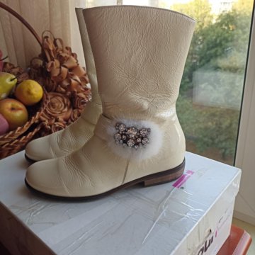 Демисезонные лаковые сапожки р. 30 Missouri