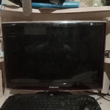 Монитор клавиатура и мышь