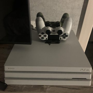 PlayStation 4 pro 1tb + 2 Джойстика