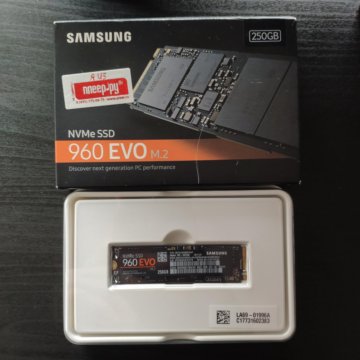 SSD Samsung для ноутбука 250гб, + 2 оперативки 4гб