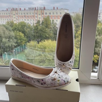 Балетки белые