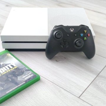 Xbox One S 500 gb + диск