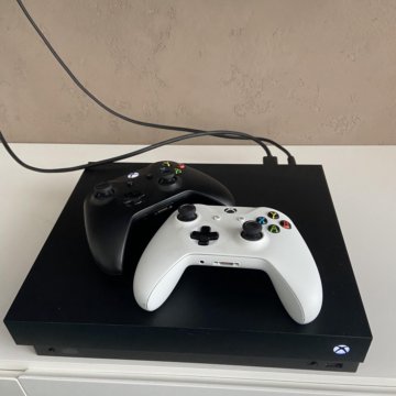 Xbox One X с играми