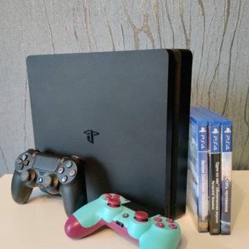 PlayStation 4 Slim 1tb + два геймпада и игры