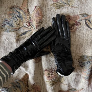 Кожаные перчатки