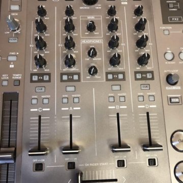 Продам Pioneer DDJ T1