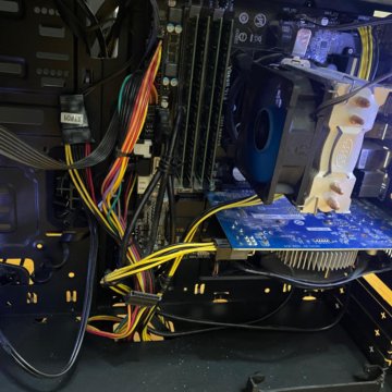 Материнка Gigabyte с проц. Intel и оперативкой