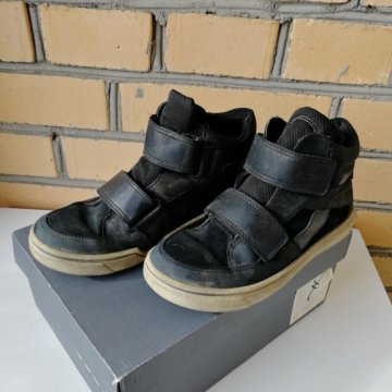 Демисезонные ботинки для мальчика Ecco