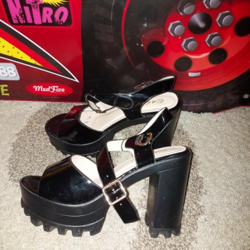 Летние босоножки