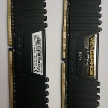 DDR4 2400 16 Gb Corsair