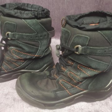 Черные зимние ботинки ecco размер 30