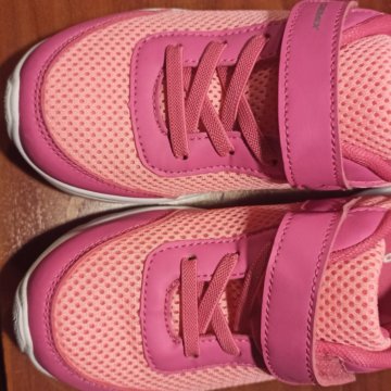 Кроссовки для девочек