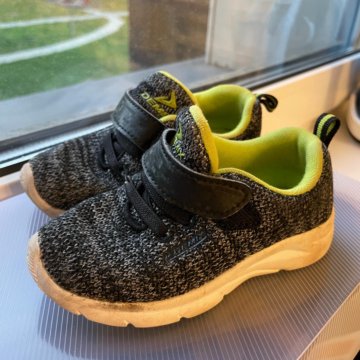 Кроссовки детские