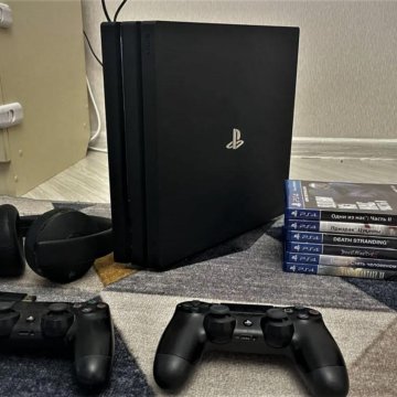 Sony PlayStation 4 Pro 1тб + игры