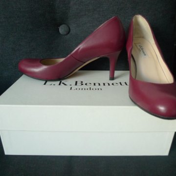 Бордовые туфли 