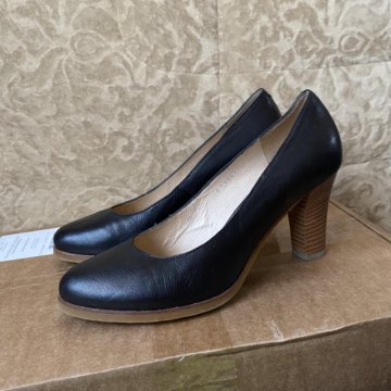Туфли на каблуке 37