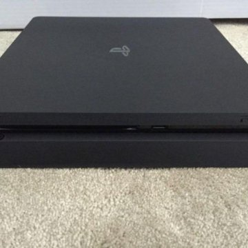Sony PS4 1tb + два геймпада