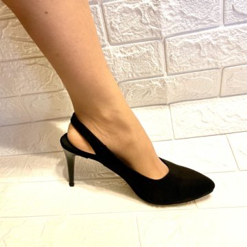 Туфли черные замшевые LC WAIKIKI(Турция)на каблуке