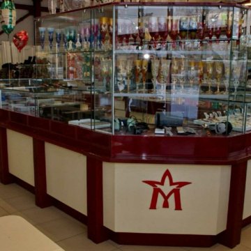 Остров, тумбы и шкафы, золото