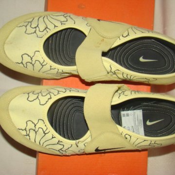 Nike р-р 9, новые