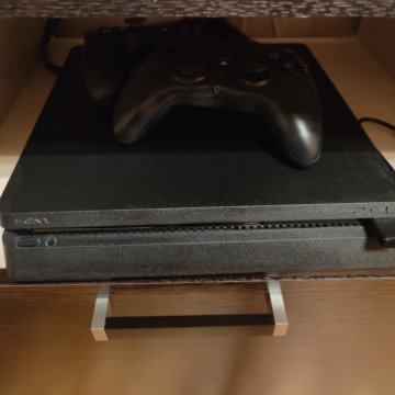 PS4 PlayStation 4 Slim 1Tb.