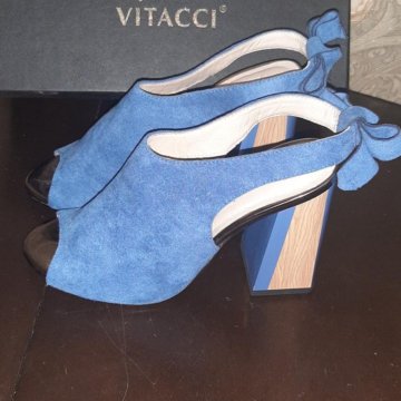 Босоножки vitacci новые