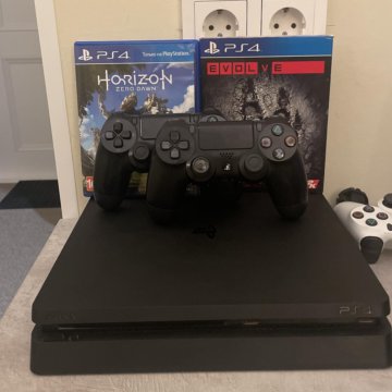 PlayStation 4 slim