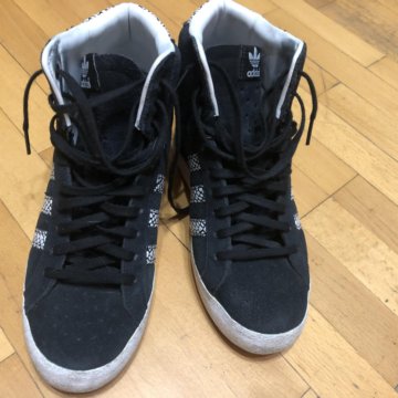 Кроссовки женские замшевые на танкетке