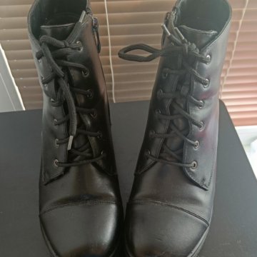 Ботинки женские 37 р.