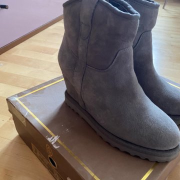 Угги на танкетке ASH